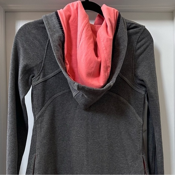 Lululemon Athletica Awareness Wrap Hooded Jacket Gray Ombré Size 2 - Picture 6 of 12